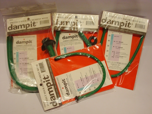 “Dampit”String humidity indicator